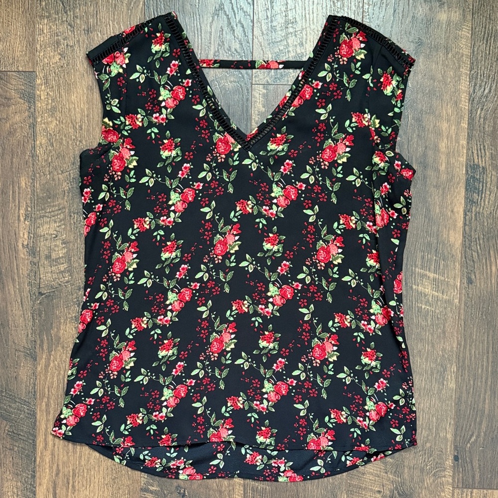 DR2 Black Floral V-Neck Blouse